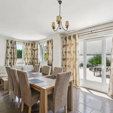 Chambres 3* Roissy-en-France