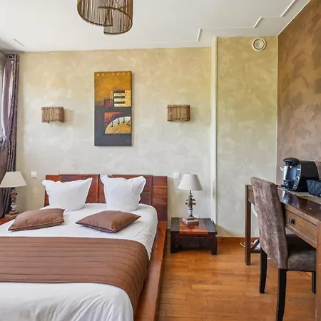 לינה וארוחת בוקר Chambres 3*